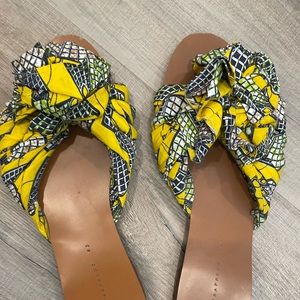 Yellow pattern sandals